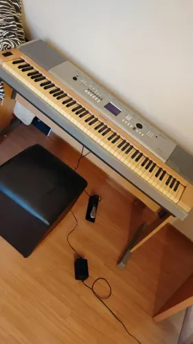 Piano Yamaha dgx 620