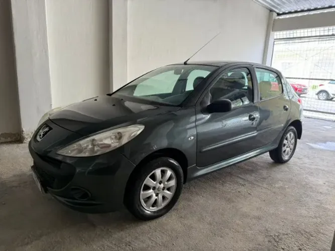 Peugeot 207 XR 1.4 Flex 8V 5P 2011