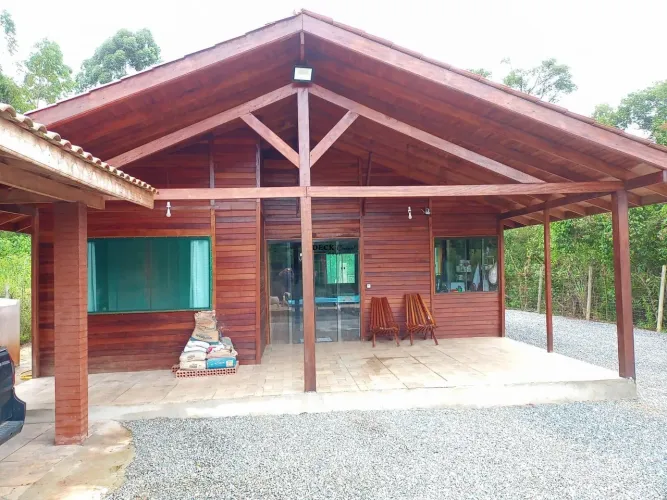 Chácara na Lapa com 2.310m² com piscina, 3 dormitórios, área gourmet e semi-mobiliada pra
