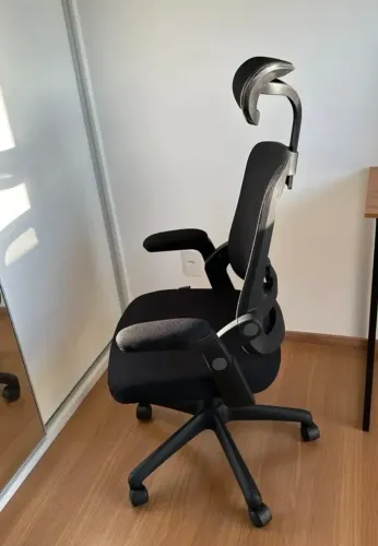 VENDO CADEIRA, escritório ergonômica preta Elements Astra. 