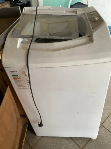 Vendo máquina de lavar para retirada de peça