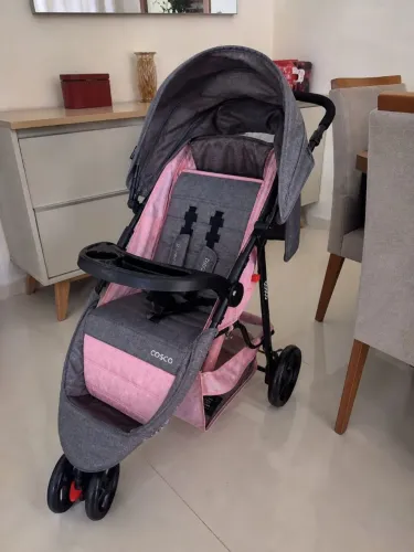 Carrinho de bebê feminino cosco