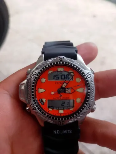 Relógio c500 mostrador laranja do JP1060