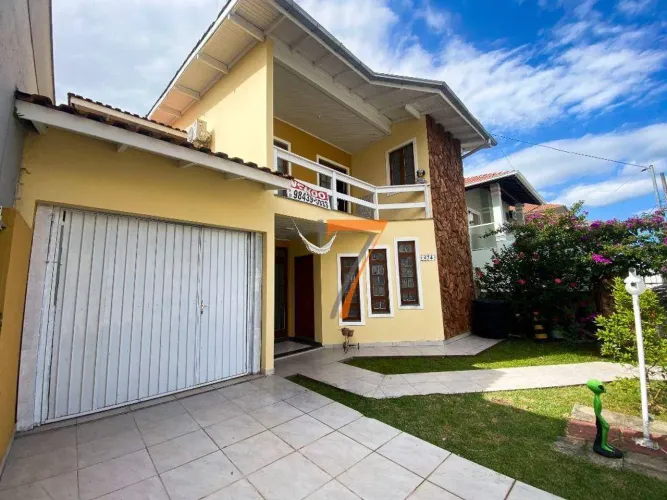 Casa com 4 dormitórios à venda, 230 m² por R$ 1.800.000,00 - Canto - Florianópolis/SC