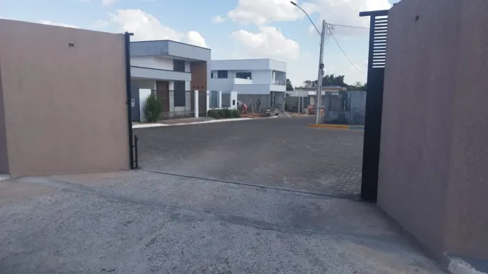 lote em condomínio altíssimo padrão
