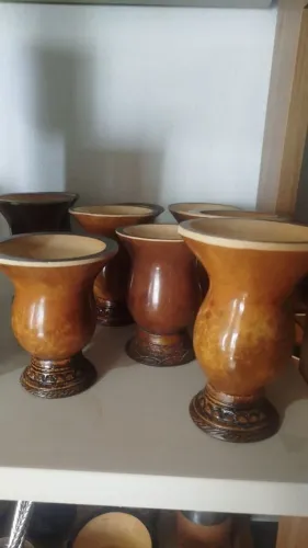 Cuias para chimarrão de porongo com pé 