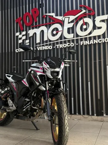 Fz25 seminova com km baixíssimo, conservada e garantia