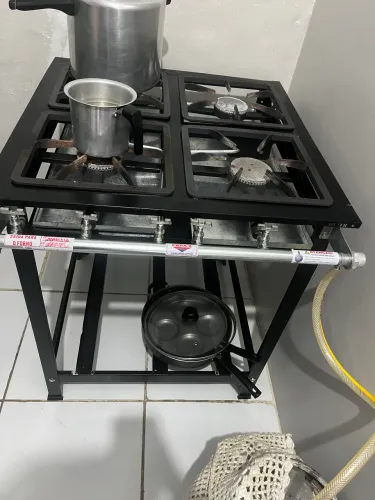 Vendo equipamento de restaurante e geral.