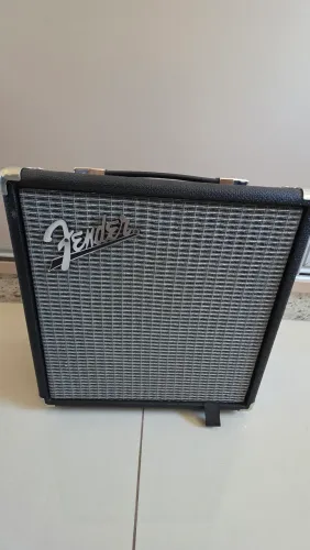 Cubo/ amplificador baixo Fender Rumble 15