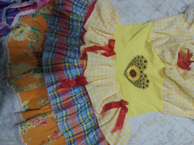 Vestido festa Junina  juvenil  tamanho 16/P   a retirar na  praia grande 