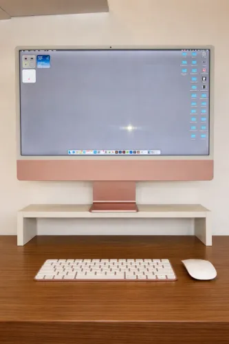 iMac Apple Tela Retina 24" 4.5K, Chip M3, CPU 8 Núcleos GPU 8 Núcleos, SSD 256GB, Rosa 