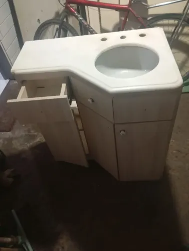 Vendo balcão com a pia de mármore