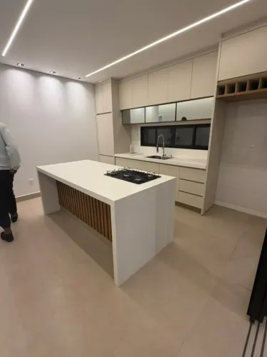 Imóvel para venda tem 200 metros quadrados com 1 quarto