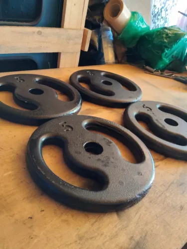 Kit 20kg - Anilhas Pintada de Ferro ( 4x 5kg ) Modelo Vazada Novo Musculação