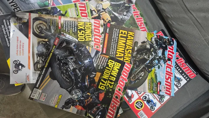 Vendo esse lote de revistas de motociclistas por 70 reias 