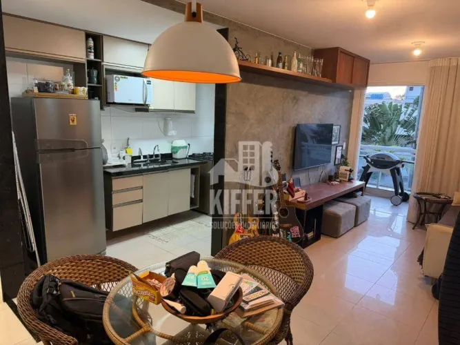 Apartamento à Venda 1 quarto, 1 vaga, varanda, Pé na areia, Praia de Piratininga, Niterói,