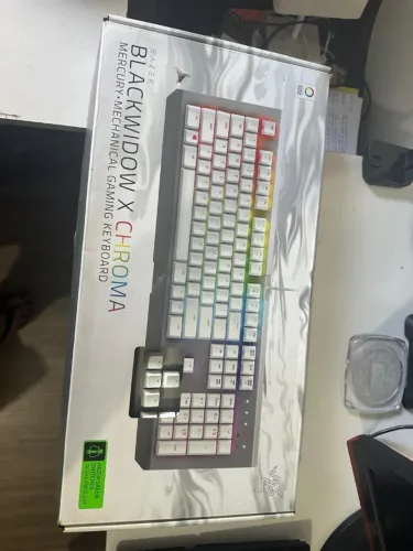Teclado razer blackwidow x chroma mercury
