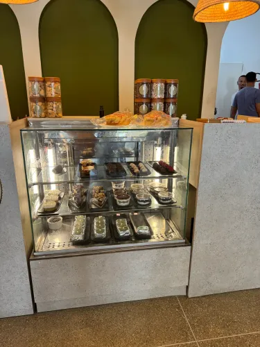 EXPOSITOR DE TORTAS REFRIGERADA