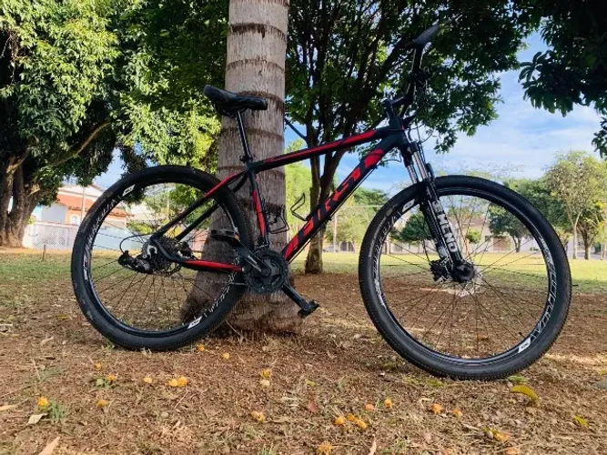 Bicicleta first Shelby 29? quadro 19?