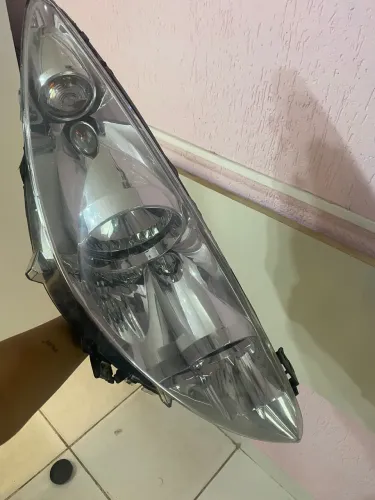 Farol Peugeot 408 até 2012