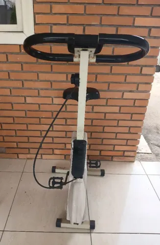 BICICLETA ERGOMÉTRICA
