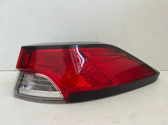 Lanterna Traseira Toyota Corolla Cross  2021 Á 2024  Lado Direito Original Sem Led  