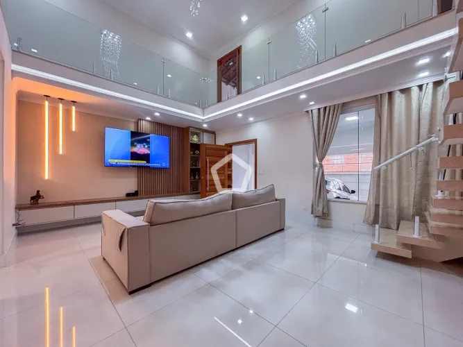 Casa em Vila Jacuí