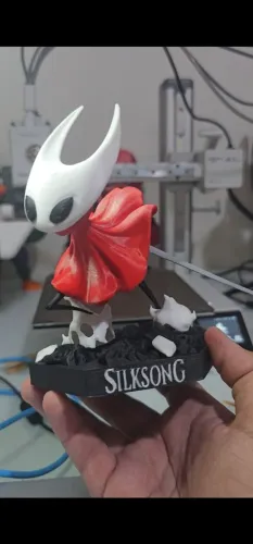 Estátua Silksong 