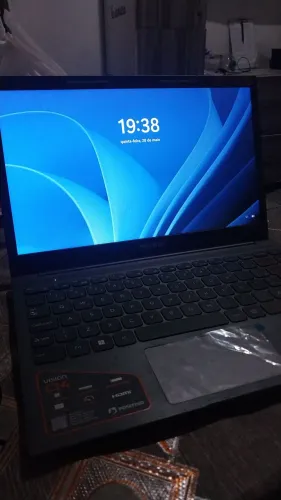 Notebook semi novo
