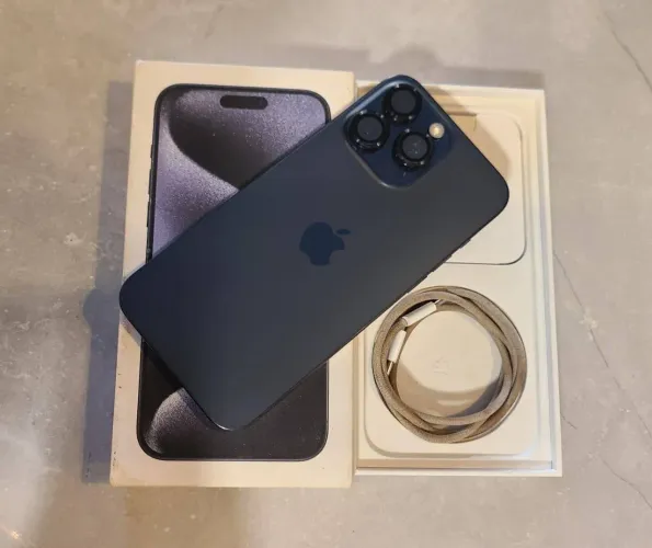 iPhone 15 Pro Max - chip físico