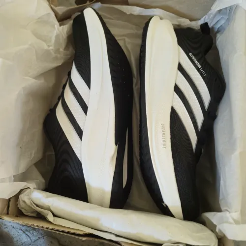Tênis Adidas