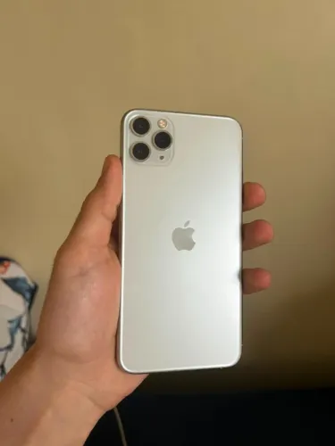 iPhone 11 Pro Máx - Bateria 74%