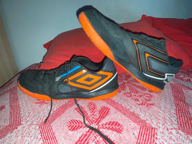 Vendo futsal umbro pro5 original