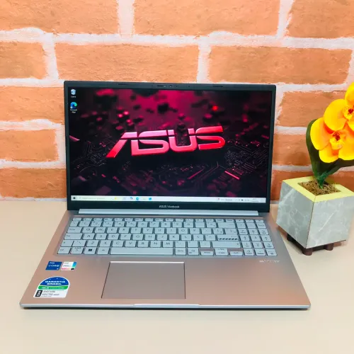 Notebook Asus i5 de 12ª Geração/ Ram 8GB/ Ssd 512GB/ FullHD/ Placa Intel Graphics 4GB 