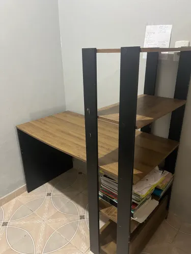 Escrivaninha/mesa para estudo 