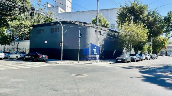 Galpão com 400 m² mais Estacionamento com 20 vagas na Mooca, São Paulo - SP
