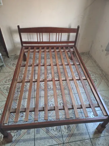 Cama de casal em.madeira