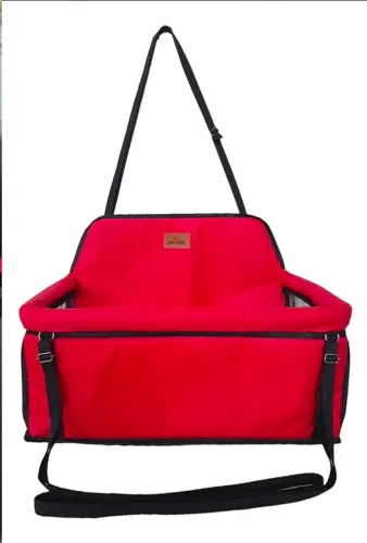 Vendo um assento pra pets cabe 2 um de cada lado vermelho 