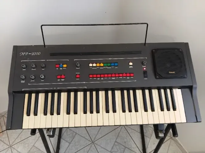 Órgão Miname Orgao Minami MP-2000 com suporte(com defeito)
