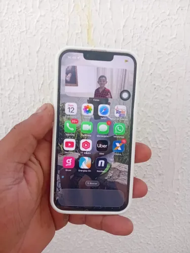 iPhone 16e