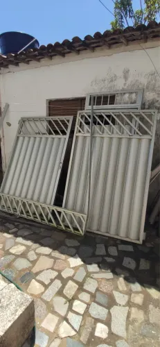 Portão de garagem em alumínio 