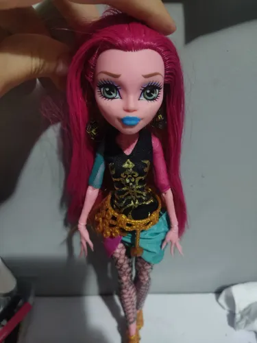 Boneca Monster high gigi