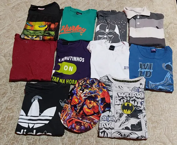 Kit 10 camisetas tamanho 10 + 1 boné<br>*Os boas condições de uso <br>*Tudo por 50 reais