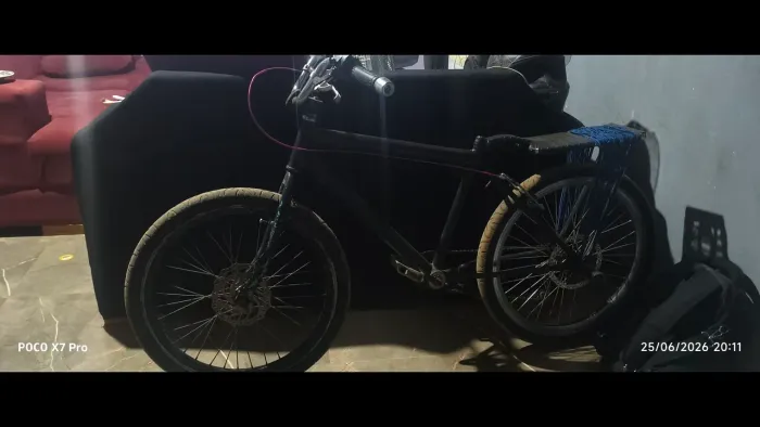 Vendo essa bike aro 24 montadinha,só pegar e usar.