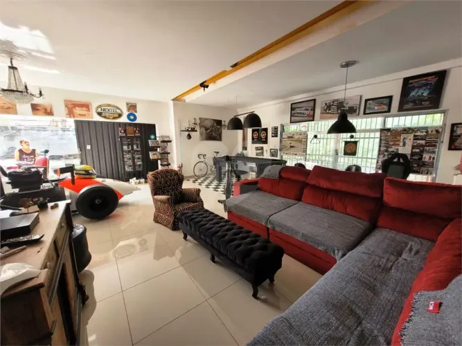 Casa com 03 Dormitórios e Edícula no Tremembé por R$ 1.998.000,00