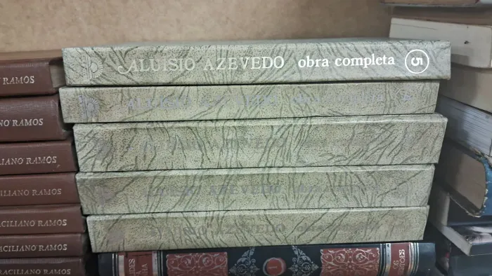 coleção Obra Completa de Aluísio Azevedo, publicada pela editora Nova Aguilar.