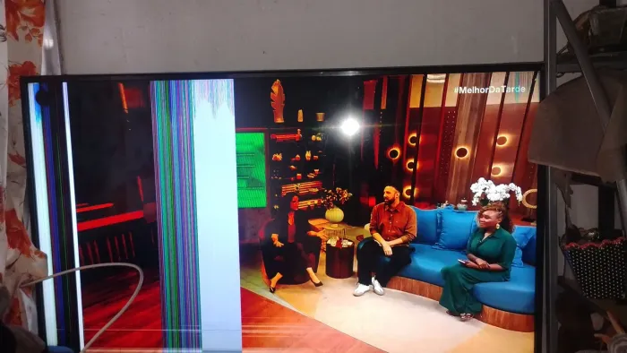 Tv LG 4k 60 polegadas com lunhas