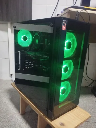 PC Gamer Ryzen 5 2400G | RX 580 2048SP 8GB | 16GB RAM | 720GB SSD | Leia a descrição