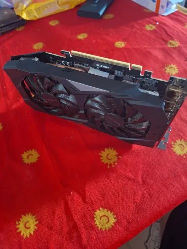 Placa de video GTX 1660ti com defeito