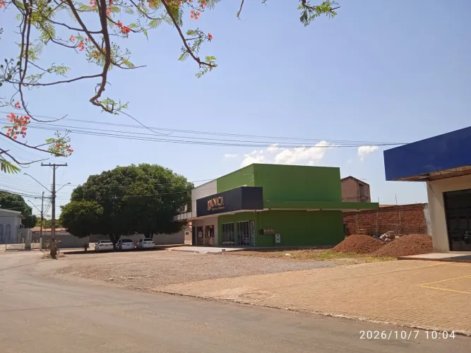 Alugo salas comerciais e vendo prédio em ótima localização 1006sul. Próximo da av.NS 04.